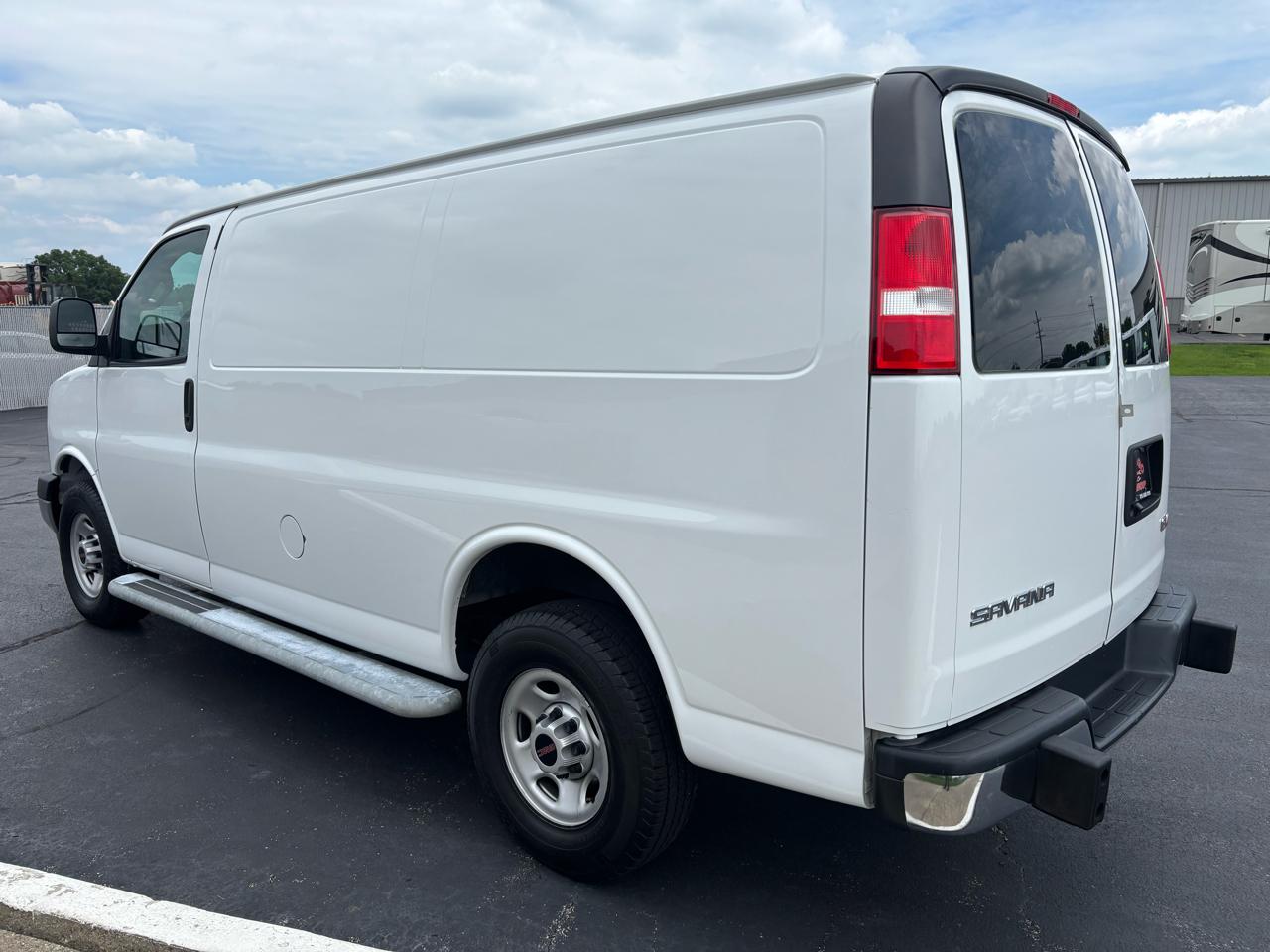 GMC Savana Cargo Van RWD 2500 135" 2020
