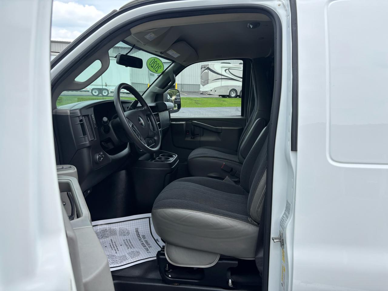GMC Savana Cargo Van RWD 2500 135" 2020