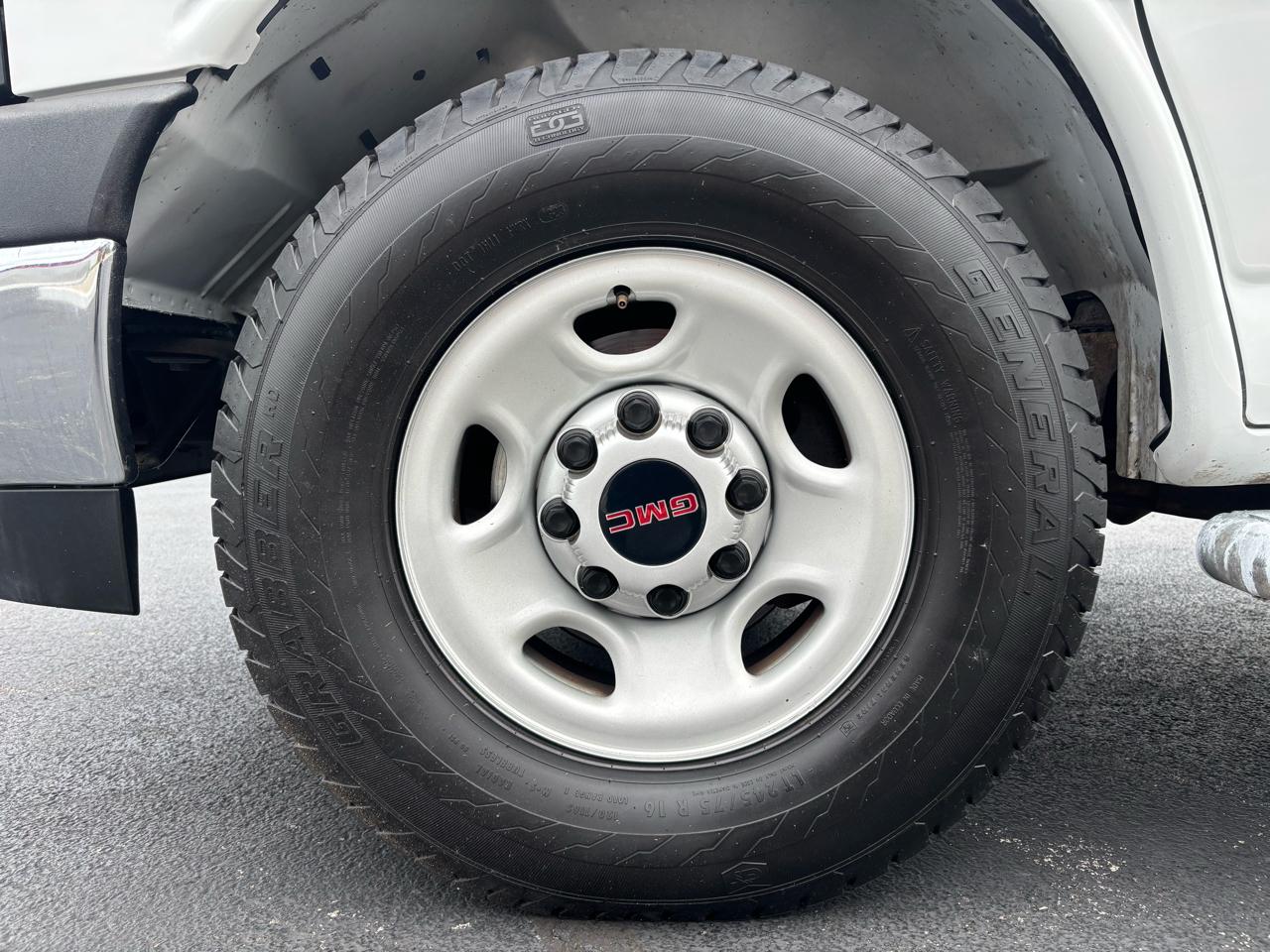 GMC Savana Cargo Van RWD 2500 135" 2020