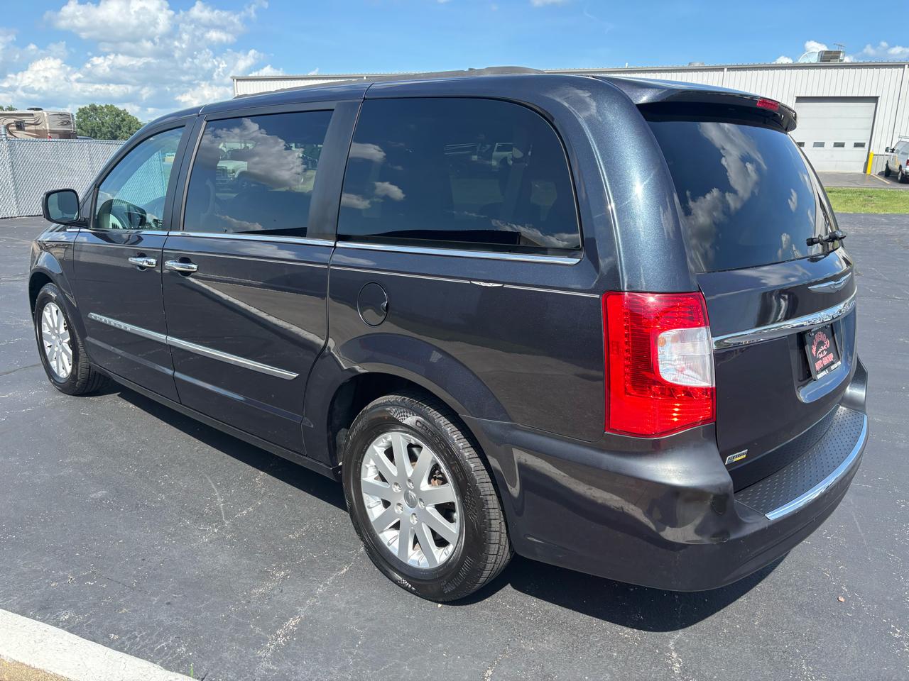 Chrysler Town & Country 4dr Wgn Touring 2013