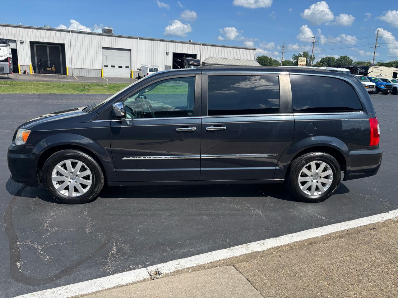 Chrysler Town & Country 4dr Wgn Touring 2013