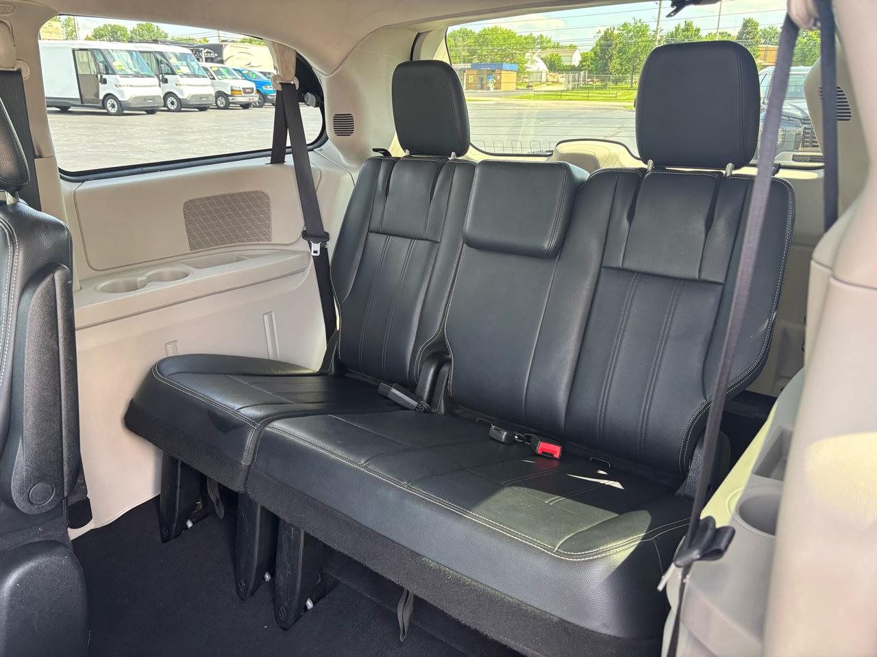Chrysler Town & Country 4dr Wgn Touring 2013