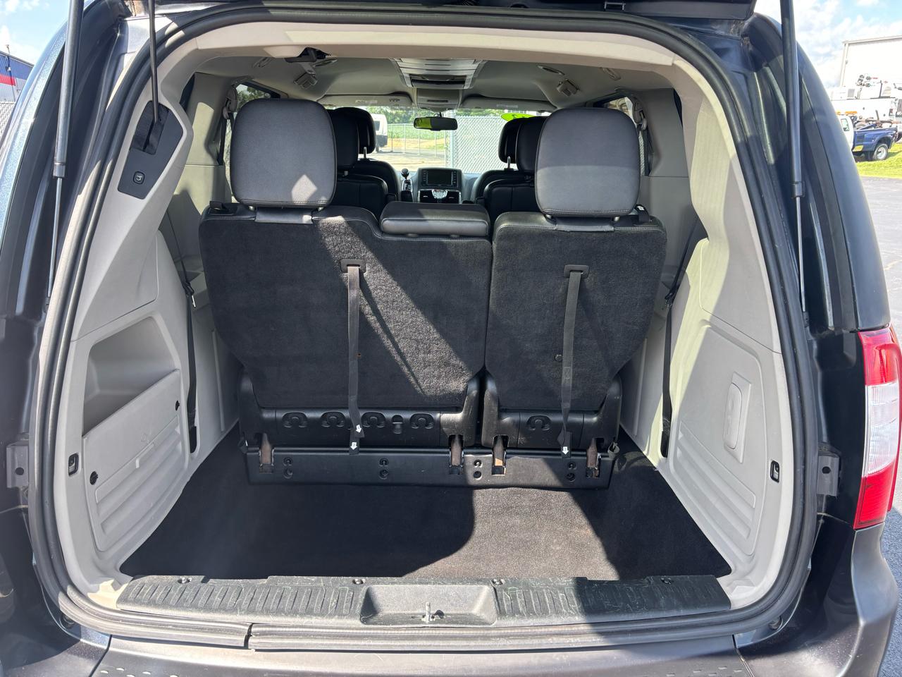 Chrysler Town & Country 4dr Wgn Touring 2013
