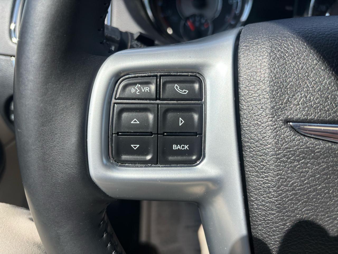 Chrysler Town & Country 4dr Wgn Touring 2013