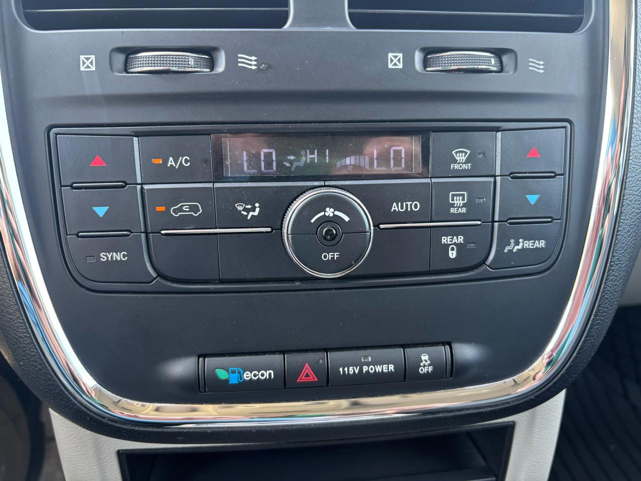 Chrysler Town & Country 4dr Wgn Touring 2013