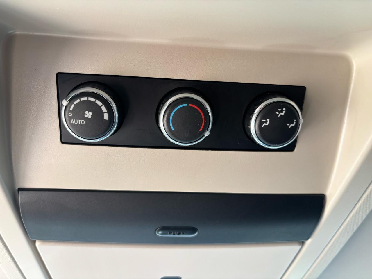 Chrysler Town & Country 4dr Wgn Touring 2013