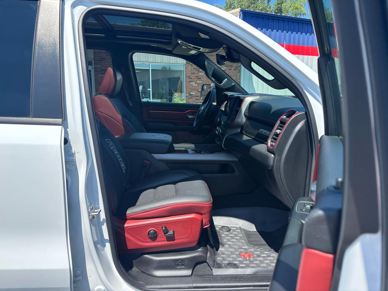 RAM 1500 Rebel 4x4 Crew Cab 5'7" Box 2022
