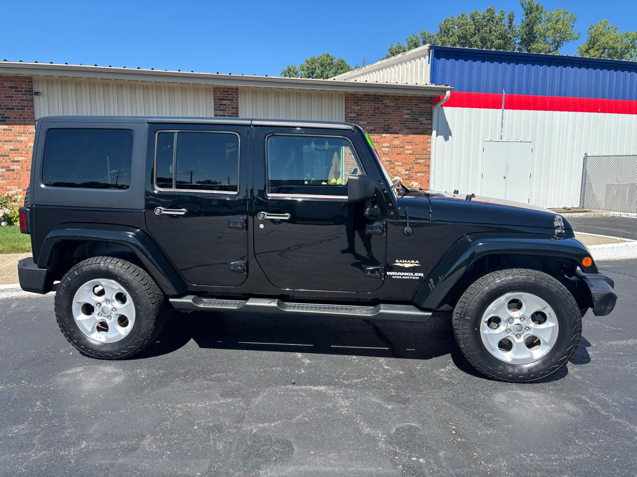 Jeep Wrangler Unlimited 4WD 4dr Sahara 2013