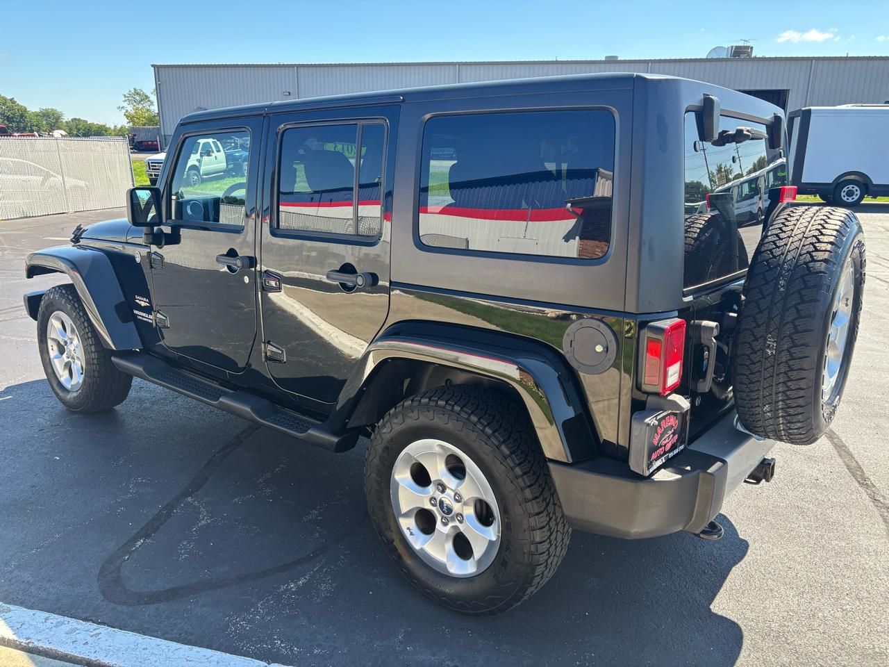 Jeep Wrangler Unlimited 4WD 4dr Sahara 2013