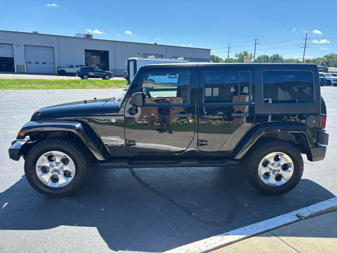 Jeep Wrangler Unlimited 4WD 4dr Sahara 2013