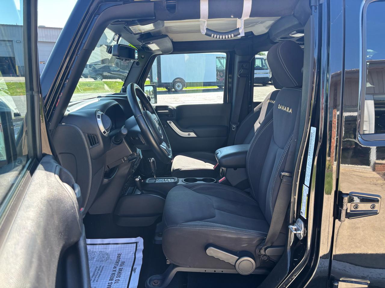 Jeep Wrangler Unlimited 4WD 4dr Sahara 2013