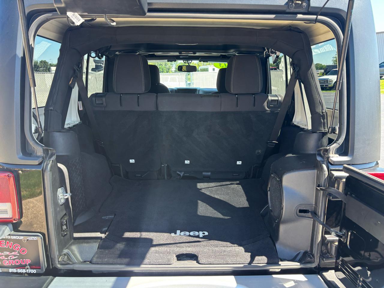 Jeep Wrangler Unlimited 4WD 4dr Sahara 2013