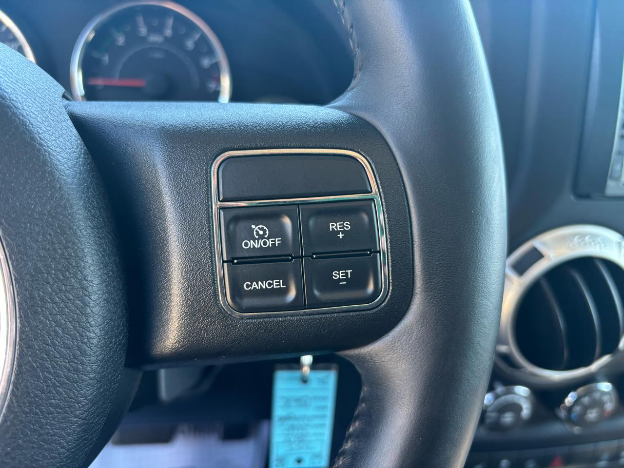 Jeep Wrangler Unlimited 4WD 4dr Sahara 2013