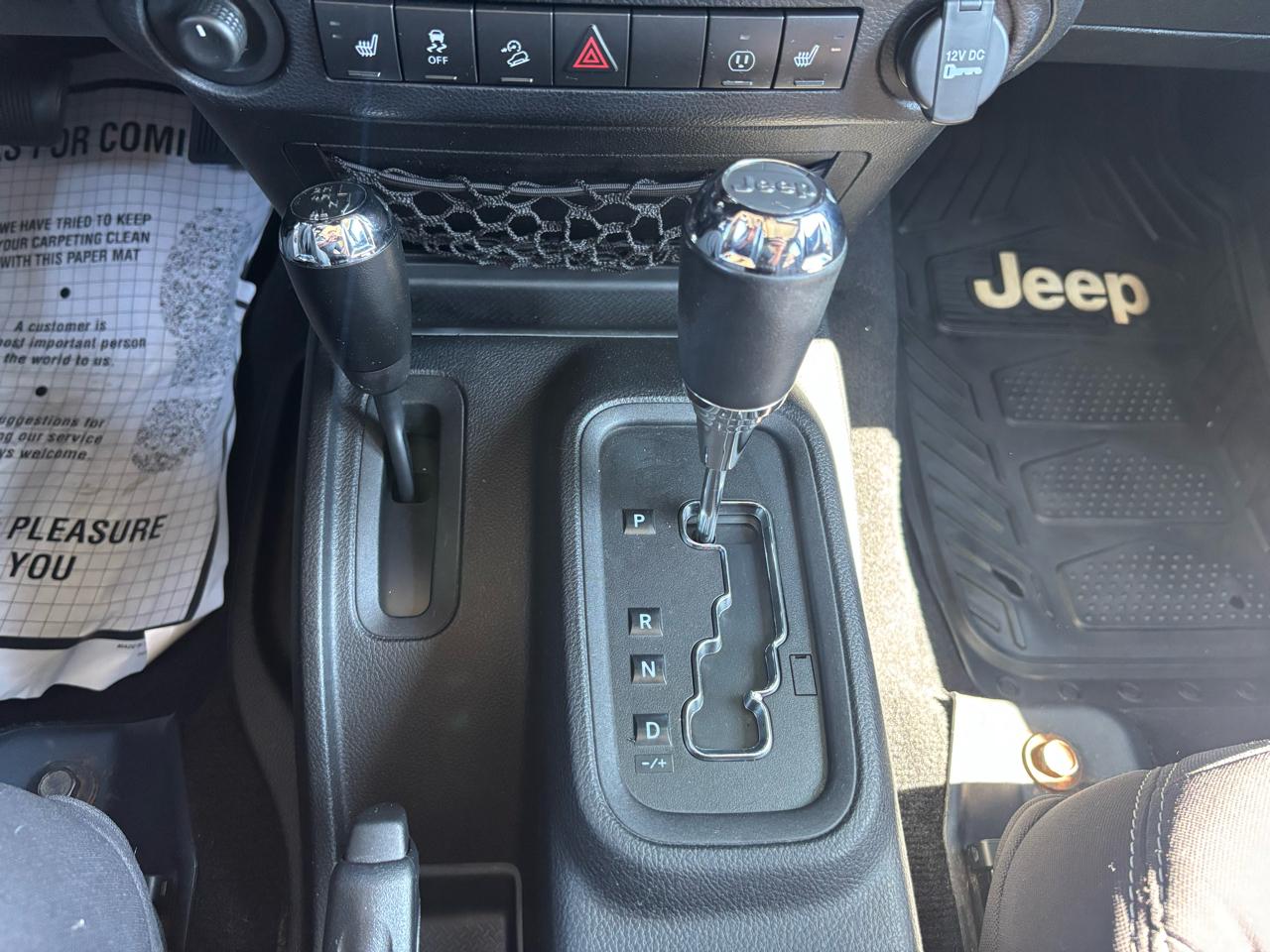 Jeep Wrangler Unlimited 4WD 4dr Sahara 2013