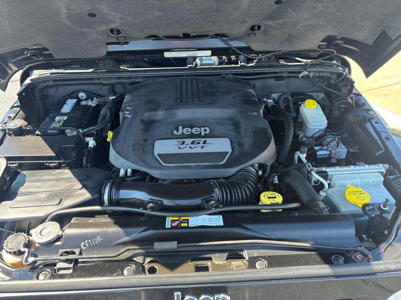 Jeep Wrangler Unlimited 4WD 4dr Sahara 2013