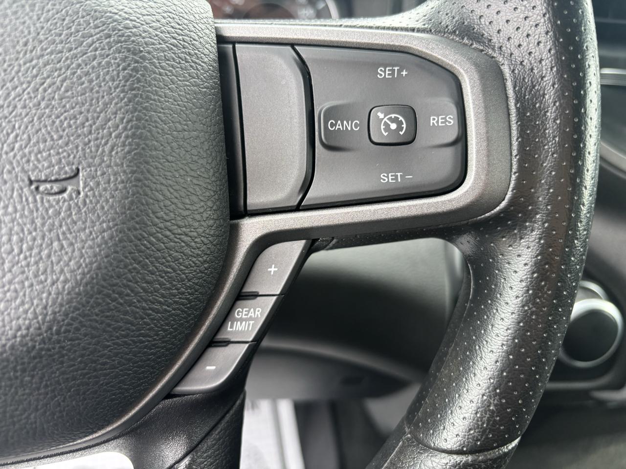 RAM 1500 Tradesman 4x4 Crew Cab 5'7" Box 2024