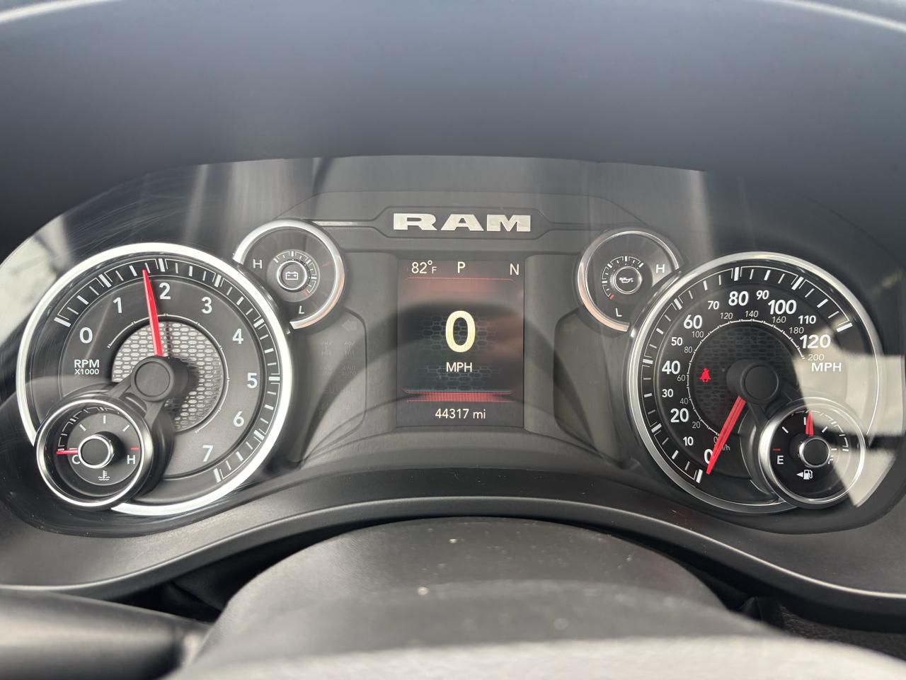 RAM 1500 Tradesman 4x4 Crew Cab 5'7" Box 2024