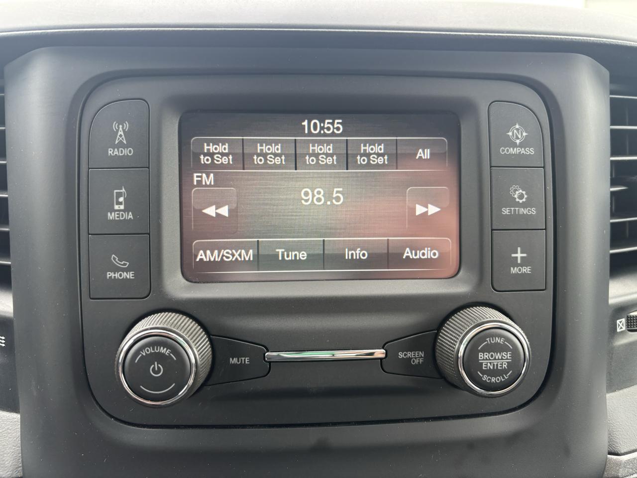 RAM 1500 Tradesman 4x4 Crew Cab 5'7" Box 2024