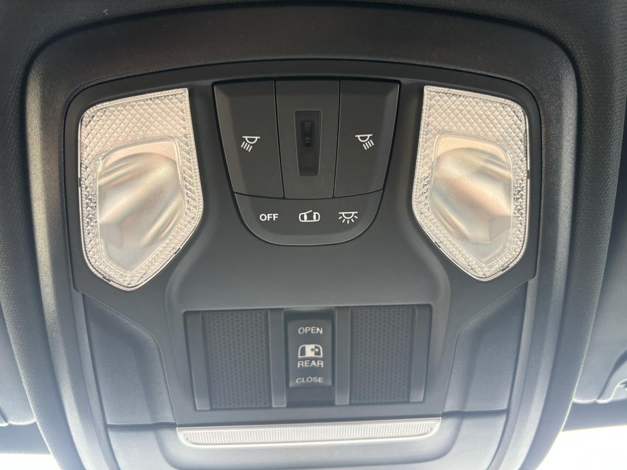 RAM 1500 Tradesman 4x4 Crew Cab 5'7" Box 2024