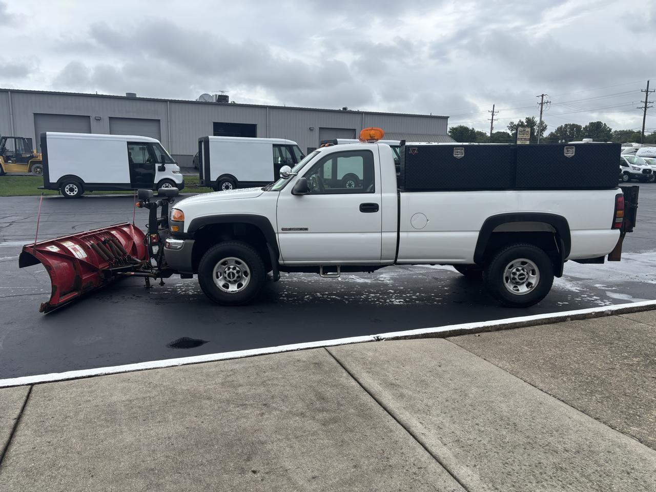 GMC Sierra 3500 Classic 4WD Reg Cab 133" SRW Work Truck 2007