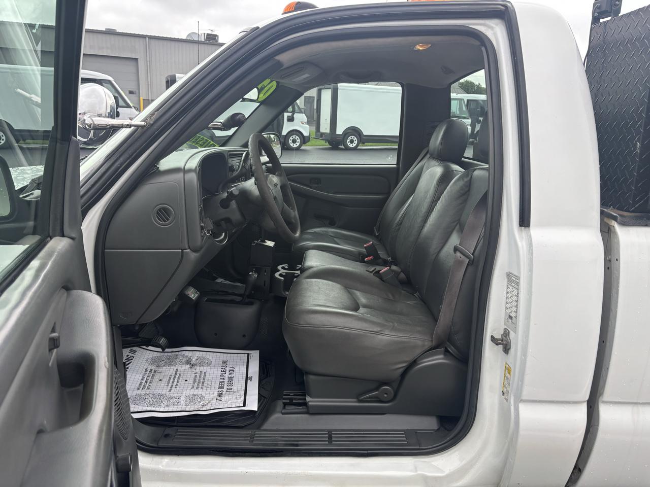 GMC Sierra 3500 Classic 4WD Reg Cab 133" SRW Work Truck 2007