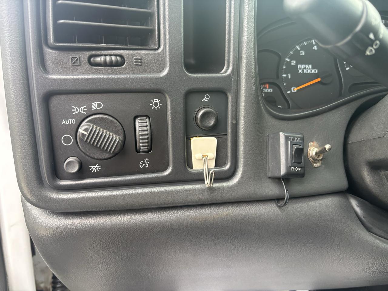 GMC Sierra 3500 Classic 4WD Reg Cab 133" SRW Work Truck 2007