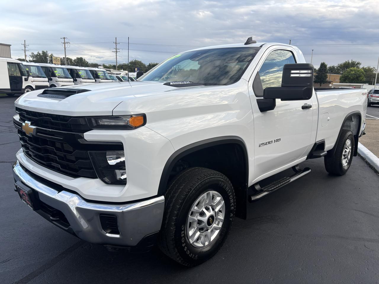 Chevrolet Silverado 2500HD 4WD Reg Cab 142" Work Truck 2026