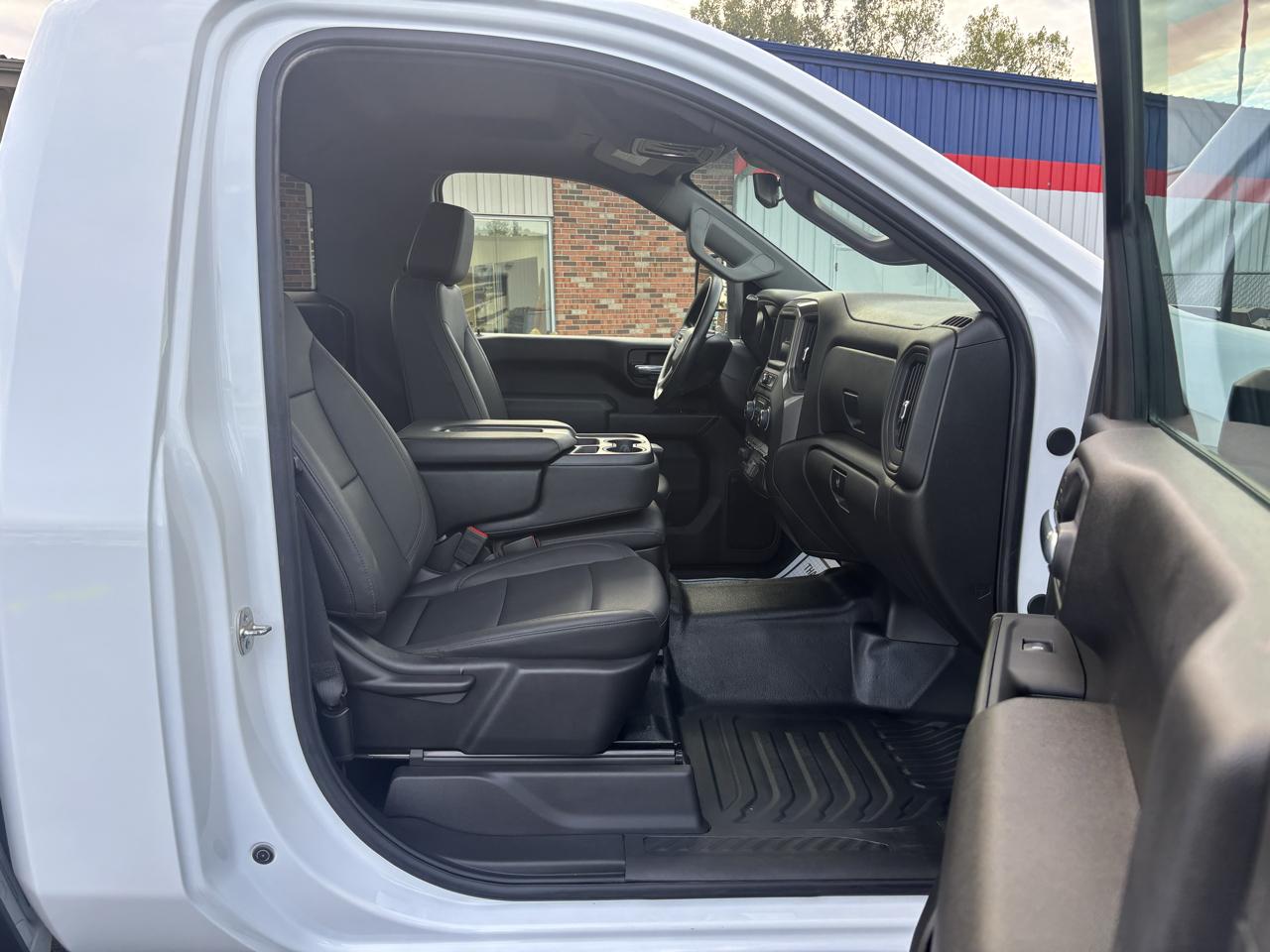 Chevrolet Silverado 2500HD 4WD Reg Cab 142" Work Truck 2026