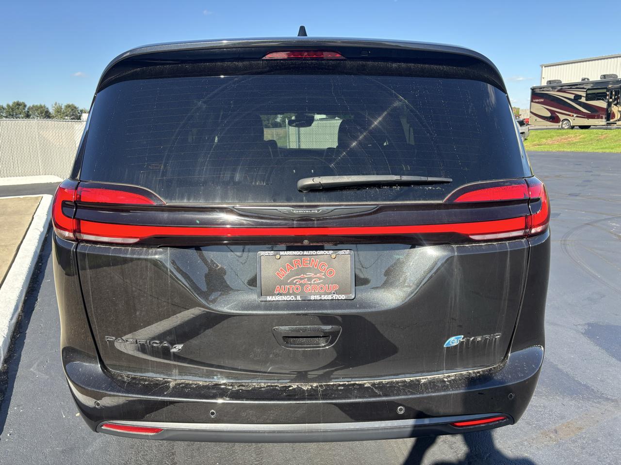 Chrysler Pacifica Hybrid Touring L FWD 2023