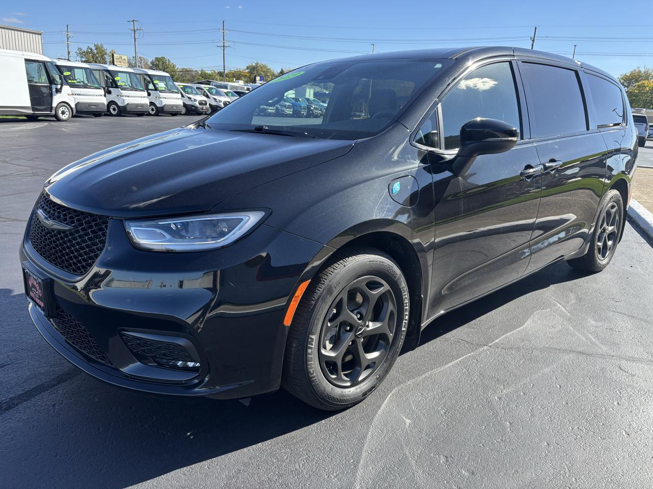Chrysler Pacifica Hybrid Touring L FWD 2023