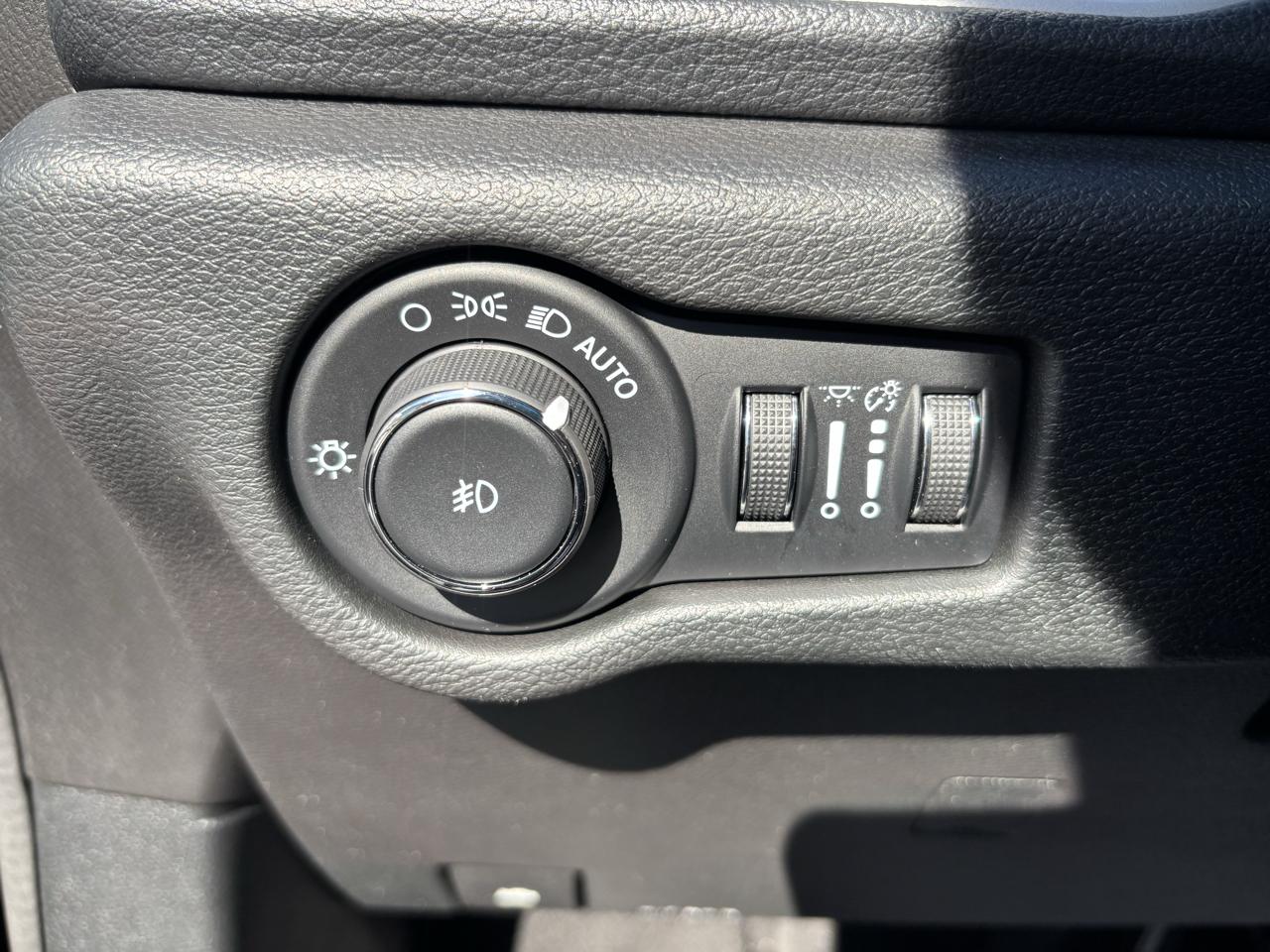 Chrysler Pacifica Hybrid Touring L FWD 2023