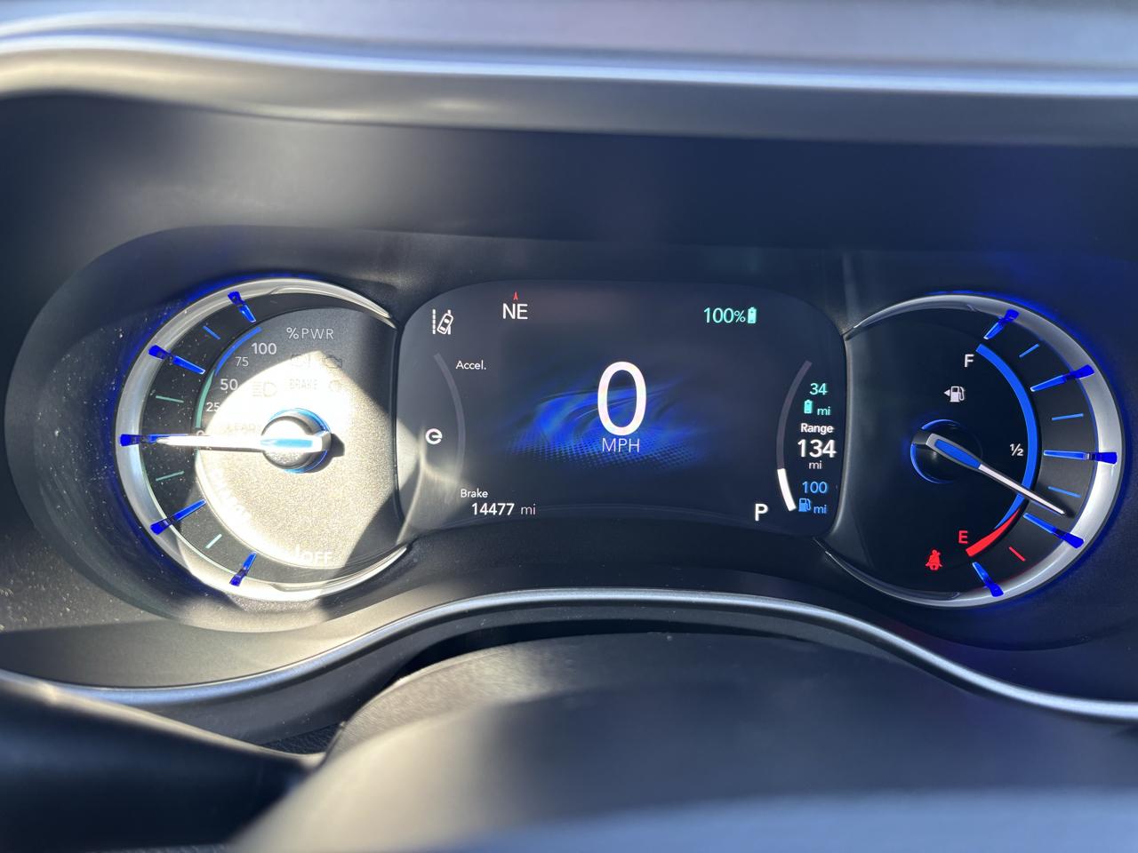 Chrysler Pacifica Hybrid Touring L FWD 2023