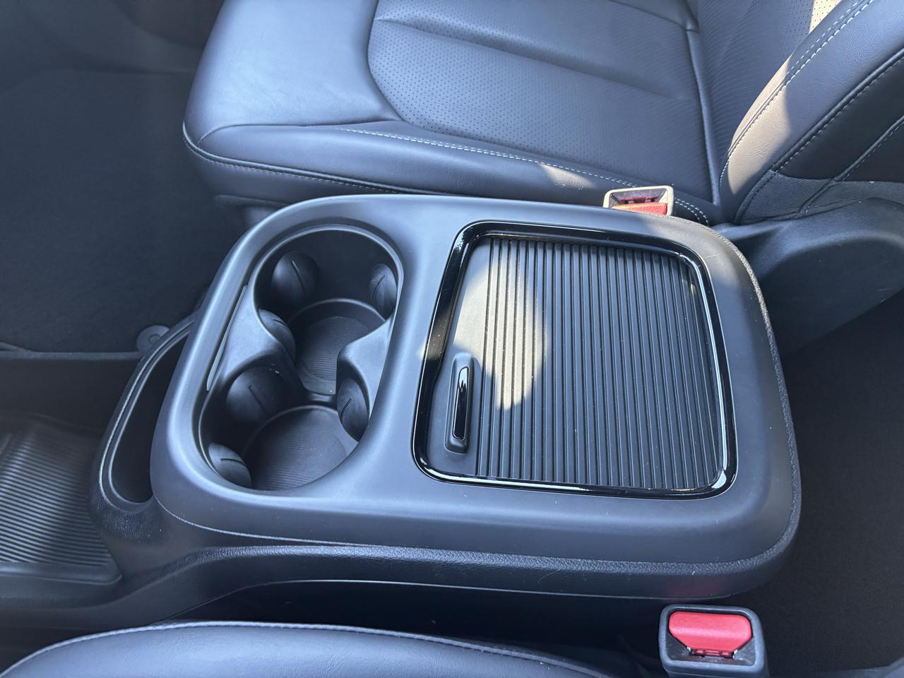 Chrysler Pacifica Hybrid Touring L FWD 2023