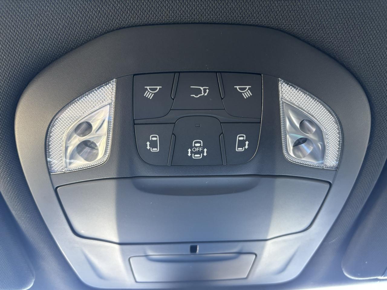 Chrysler Pacifica Hybrid Touring L FWD 2023
