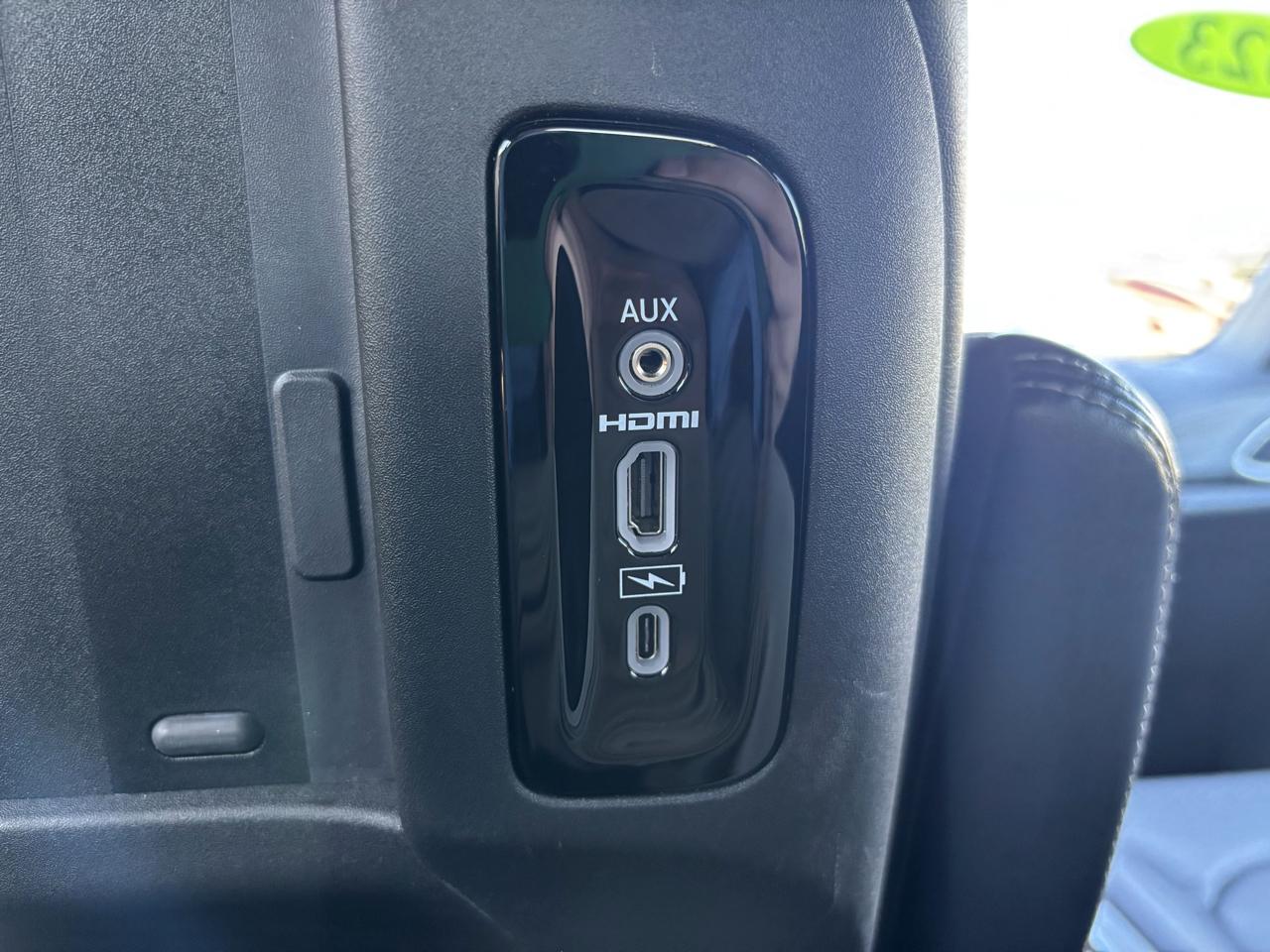 Chrysler Pacifica Hybrid Touring L FWD 2023