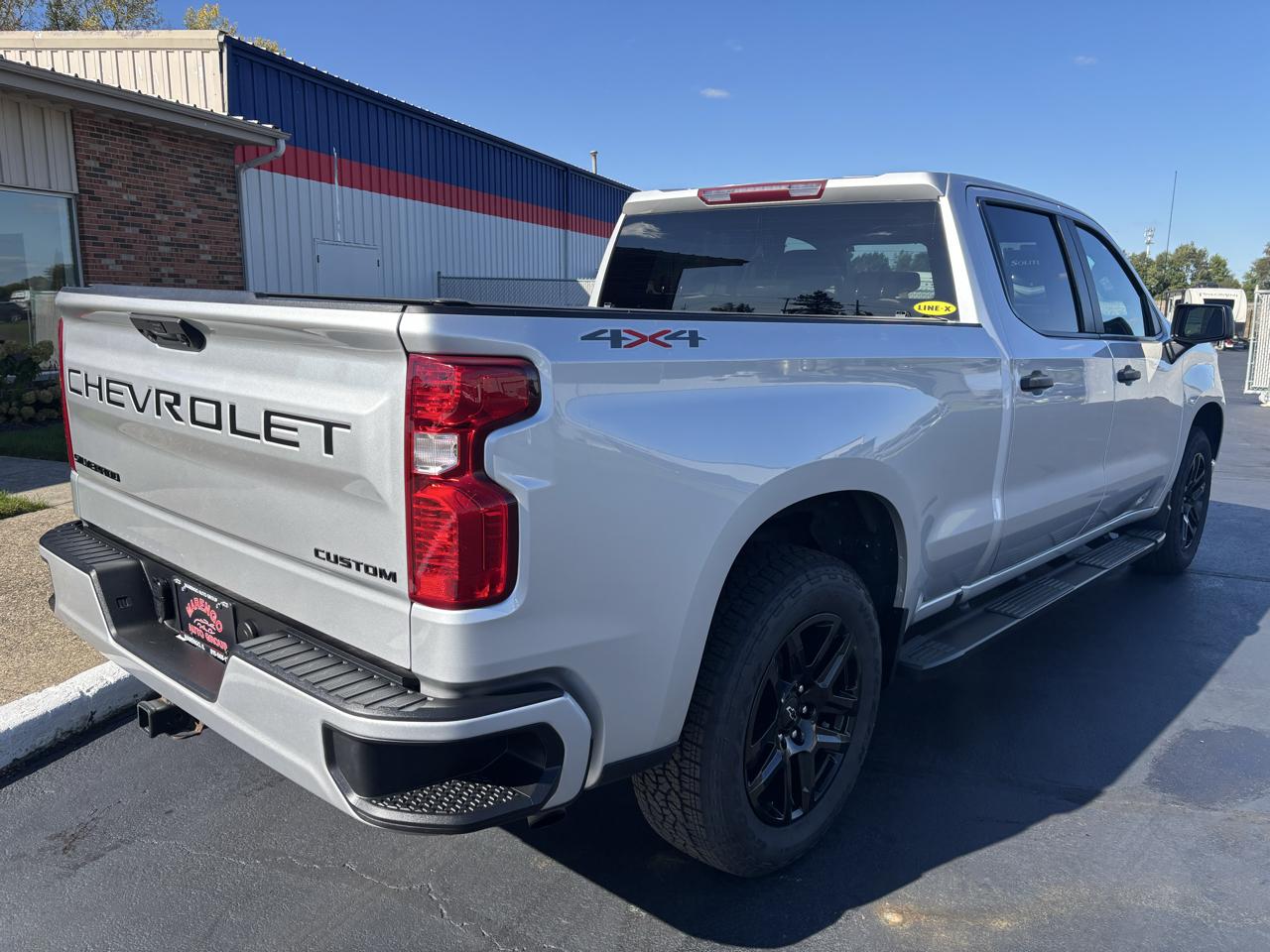 Chevrolet Silverado 1500 4WD Crew Cab 157" Custom 2022