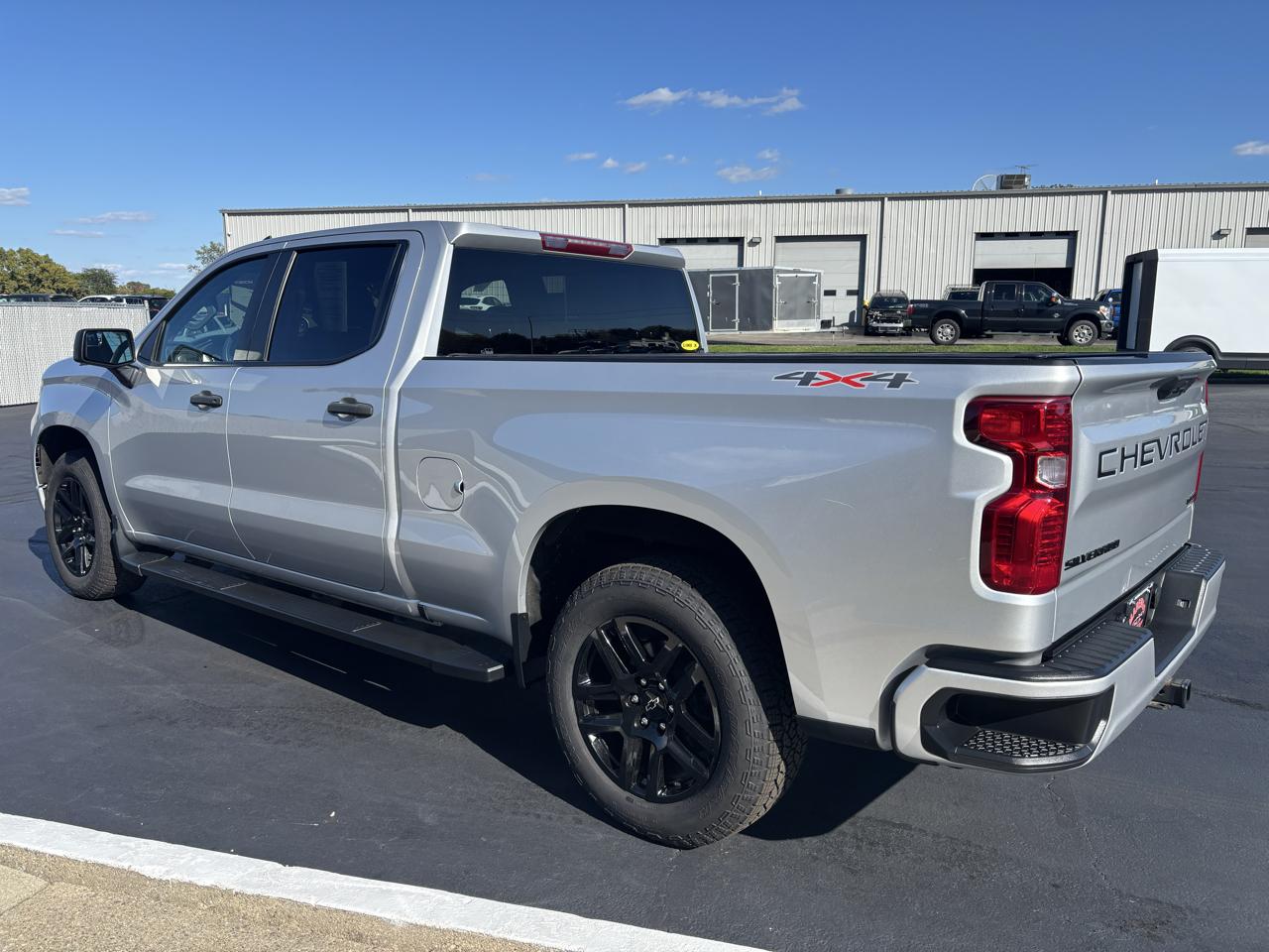Chevrolet Silverado 1500 4WD Crew Cab 157" Custom 2022
