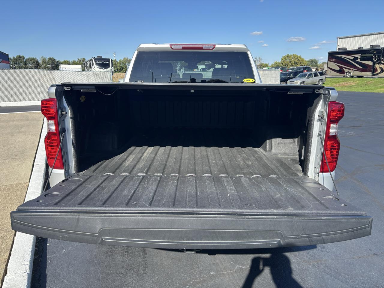 Chevrolet Silverado 1500 4WD Crew Cab 157" Custom 2022