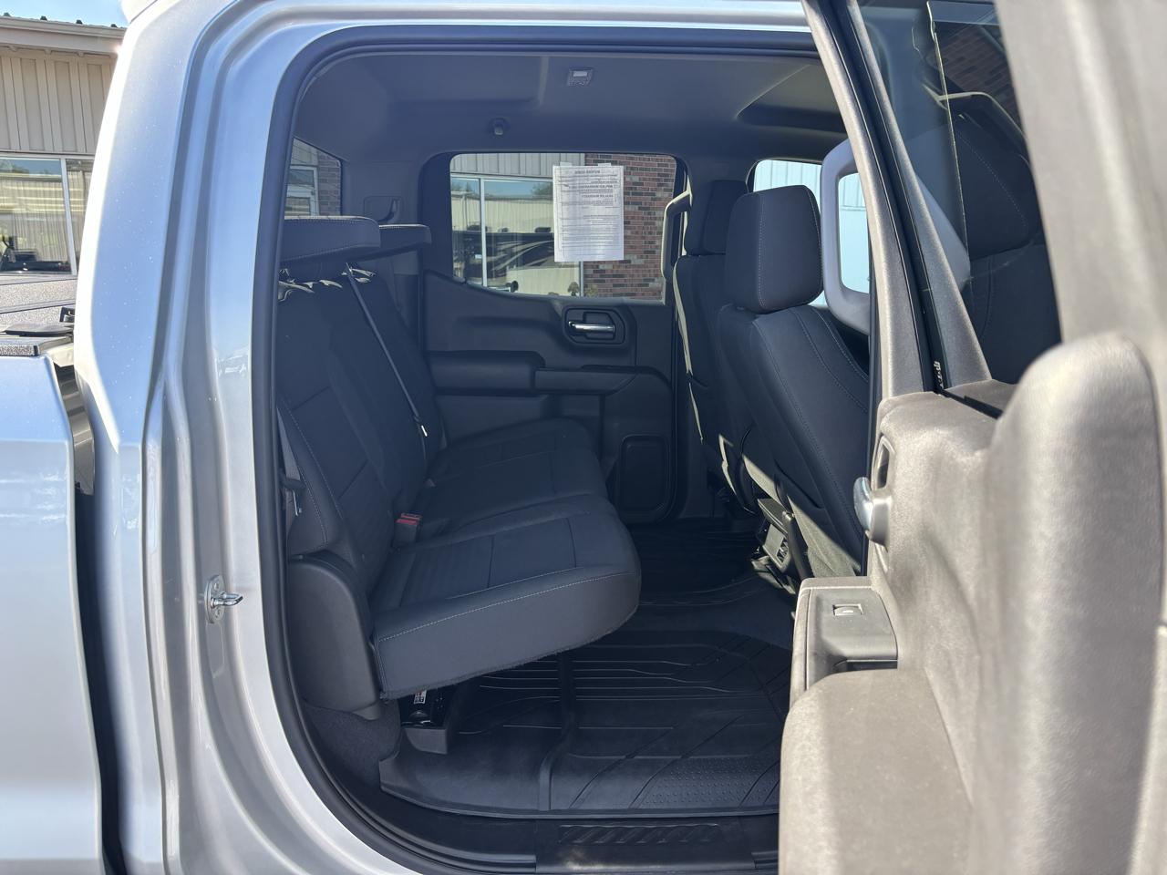 Chevrolet Silverado 1500 4WD Crew Cab 157" Custom 2022