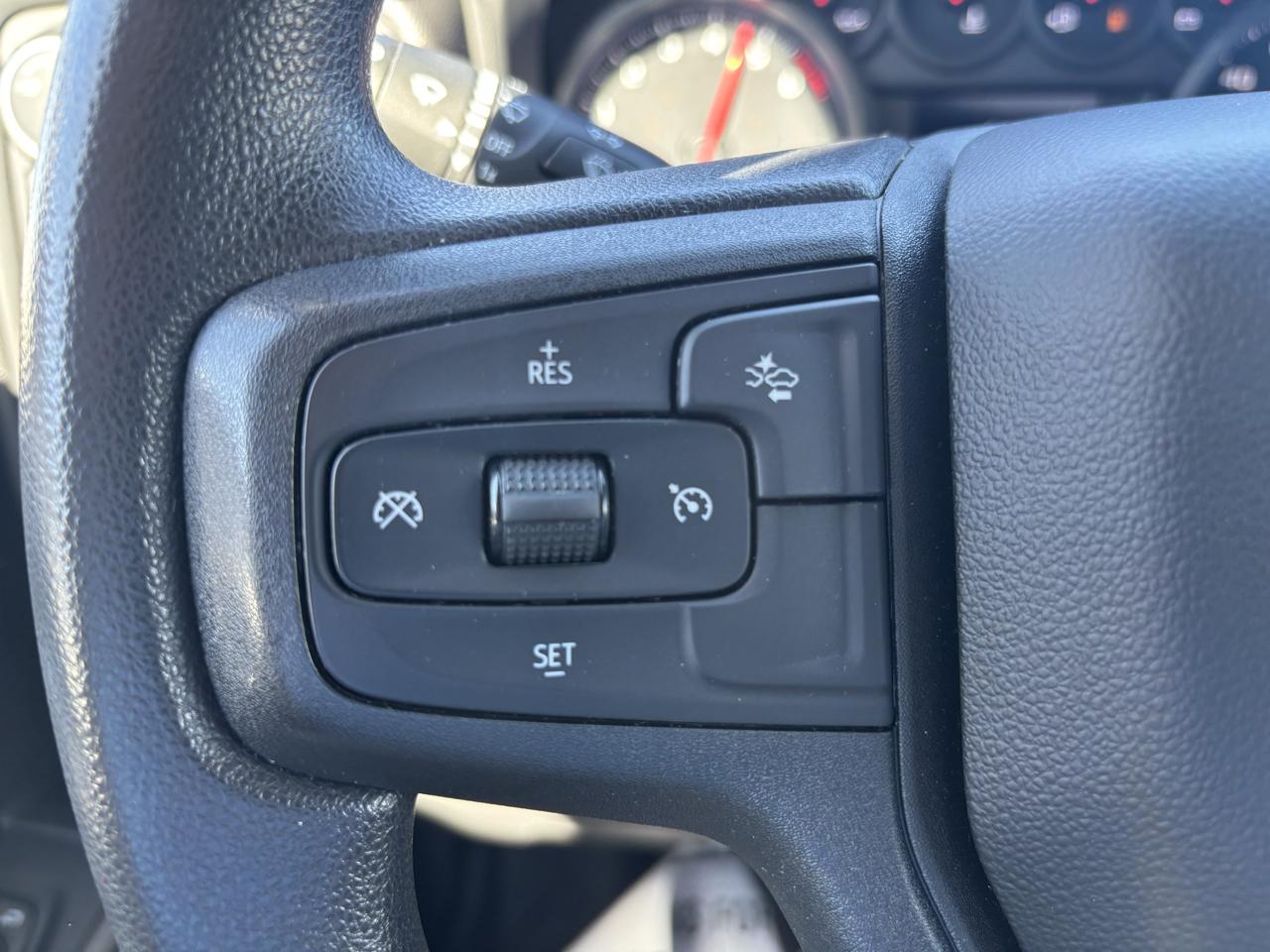 Chevrolet Silverado 1500 4WD Crew Cab 157" Custom 2022