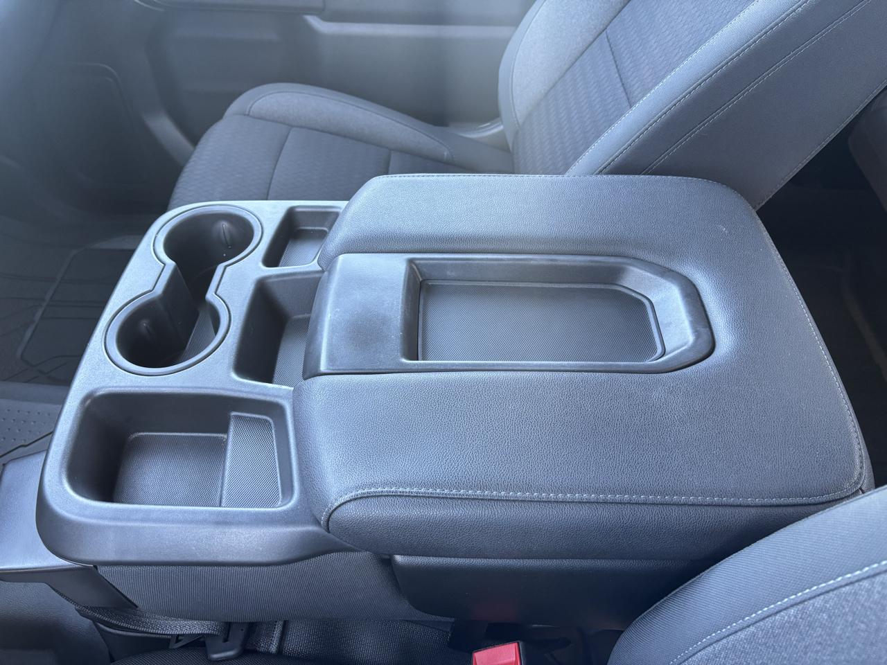 Chevrolet Silverado 1500 4WD Crew Cab 157" Custom 2022