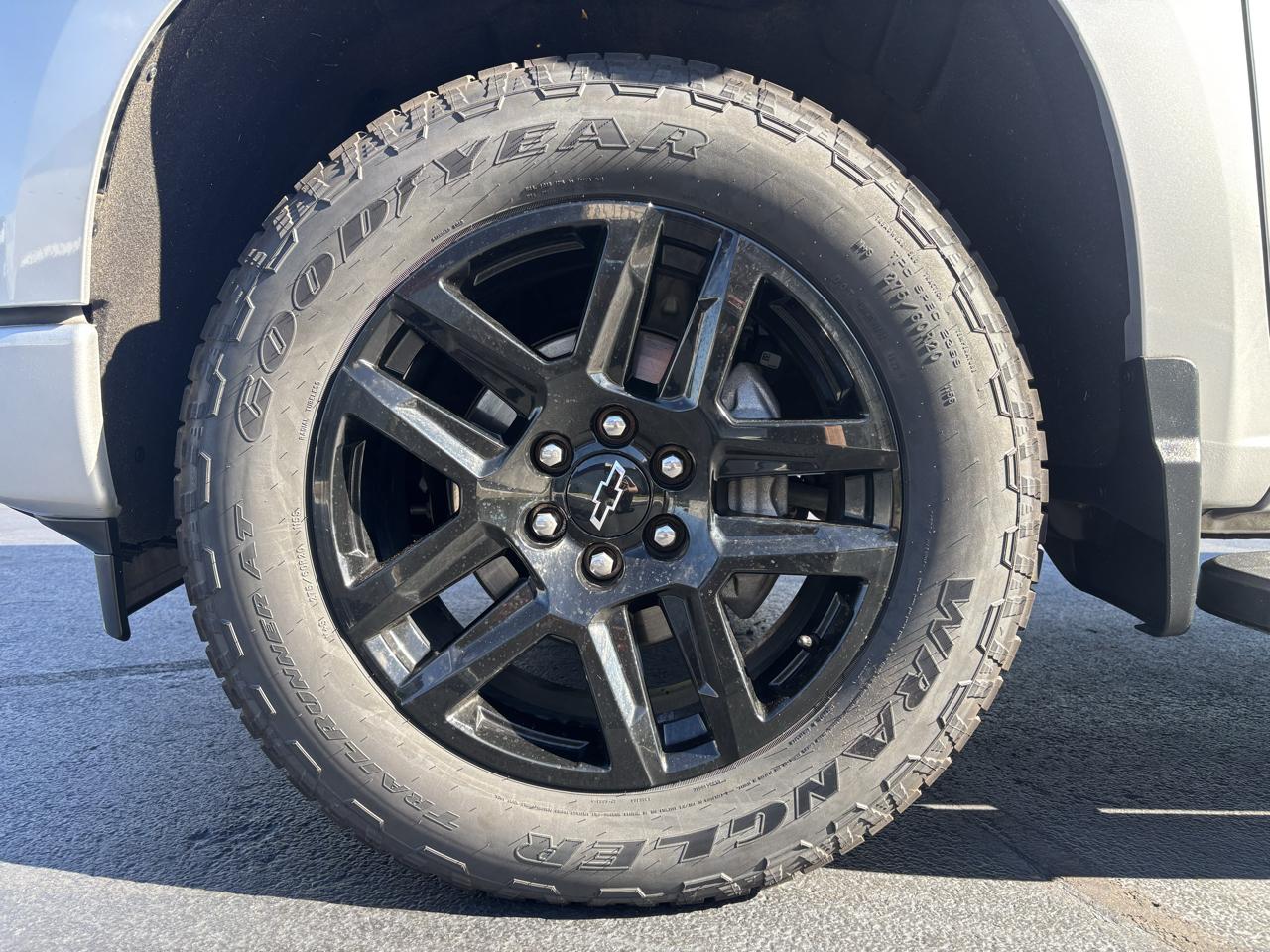 Chevrolet Silverado 1500 4WD Crew Cab 157" Custom 2022