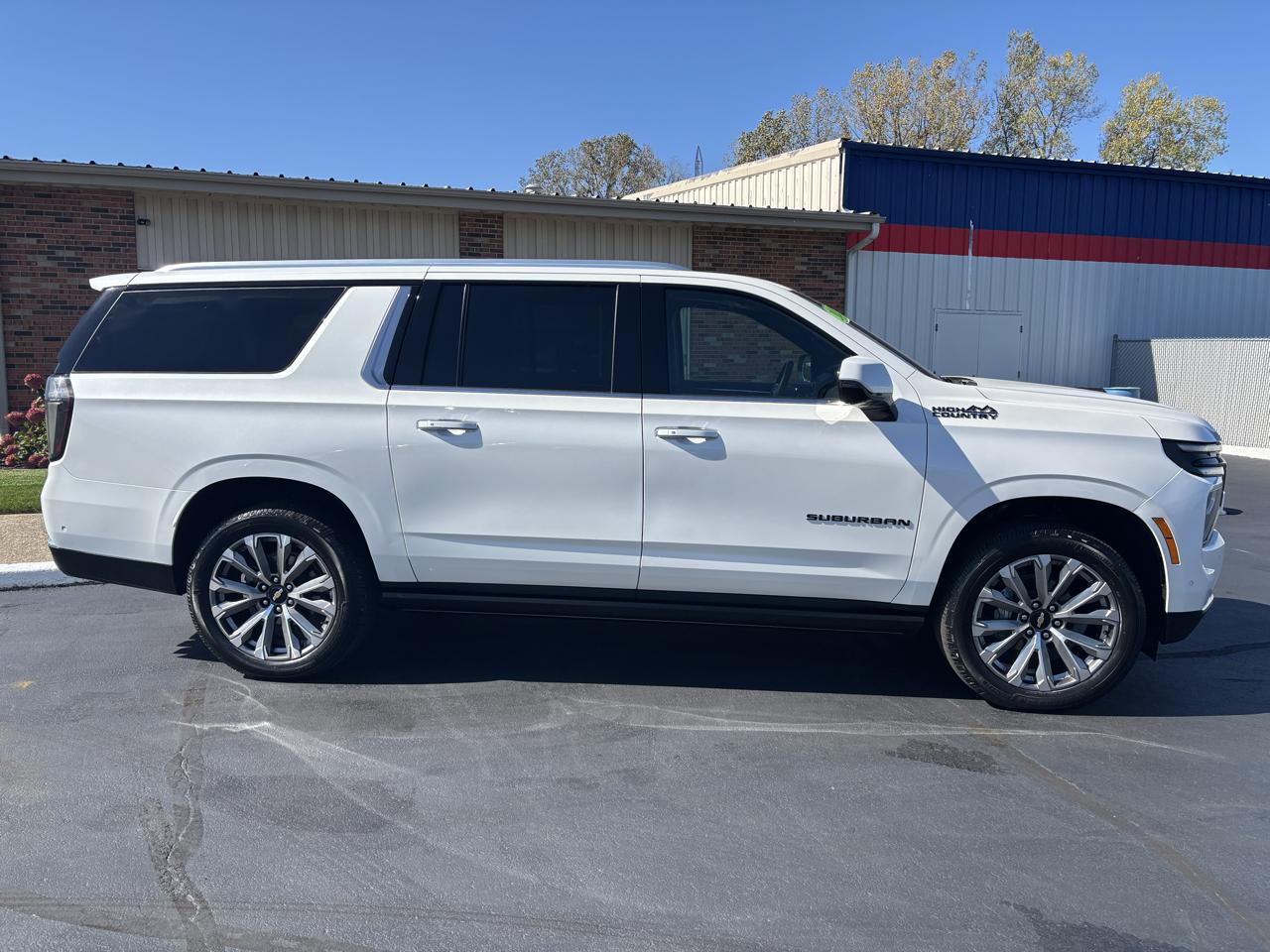 Chevrolet Suburban 4WD 4dr High Country 2025