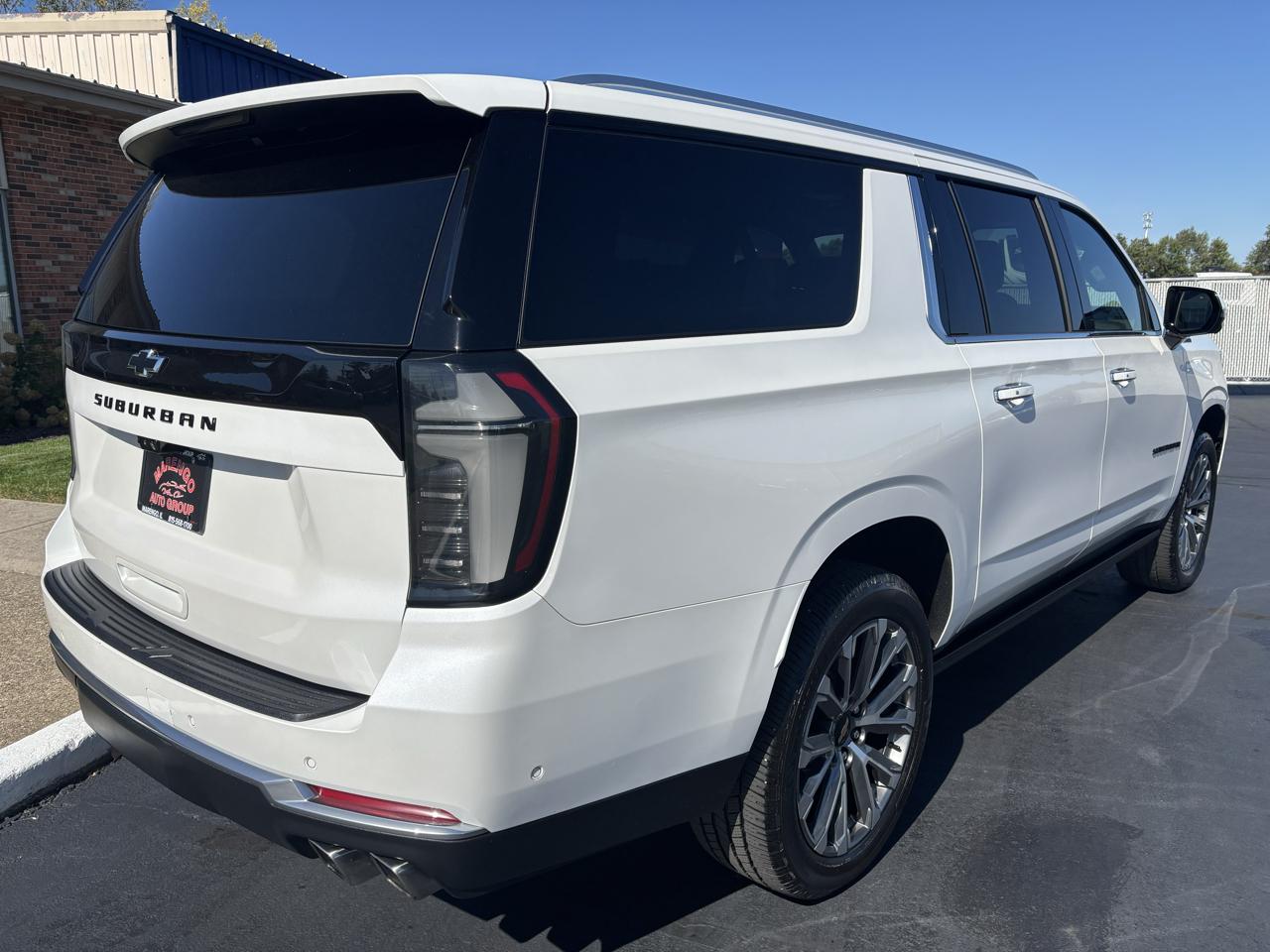 Chevrolet Suburban 4WD 4dr High Country 2025