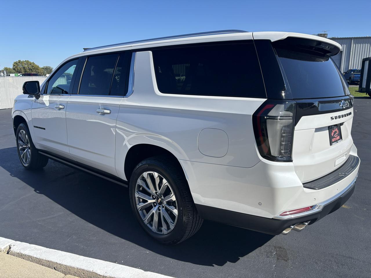 Chevrolet Suburban 4WD 4dr High Country 2025