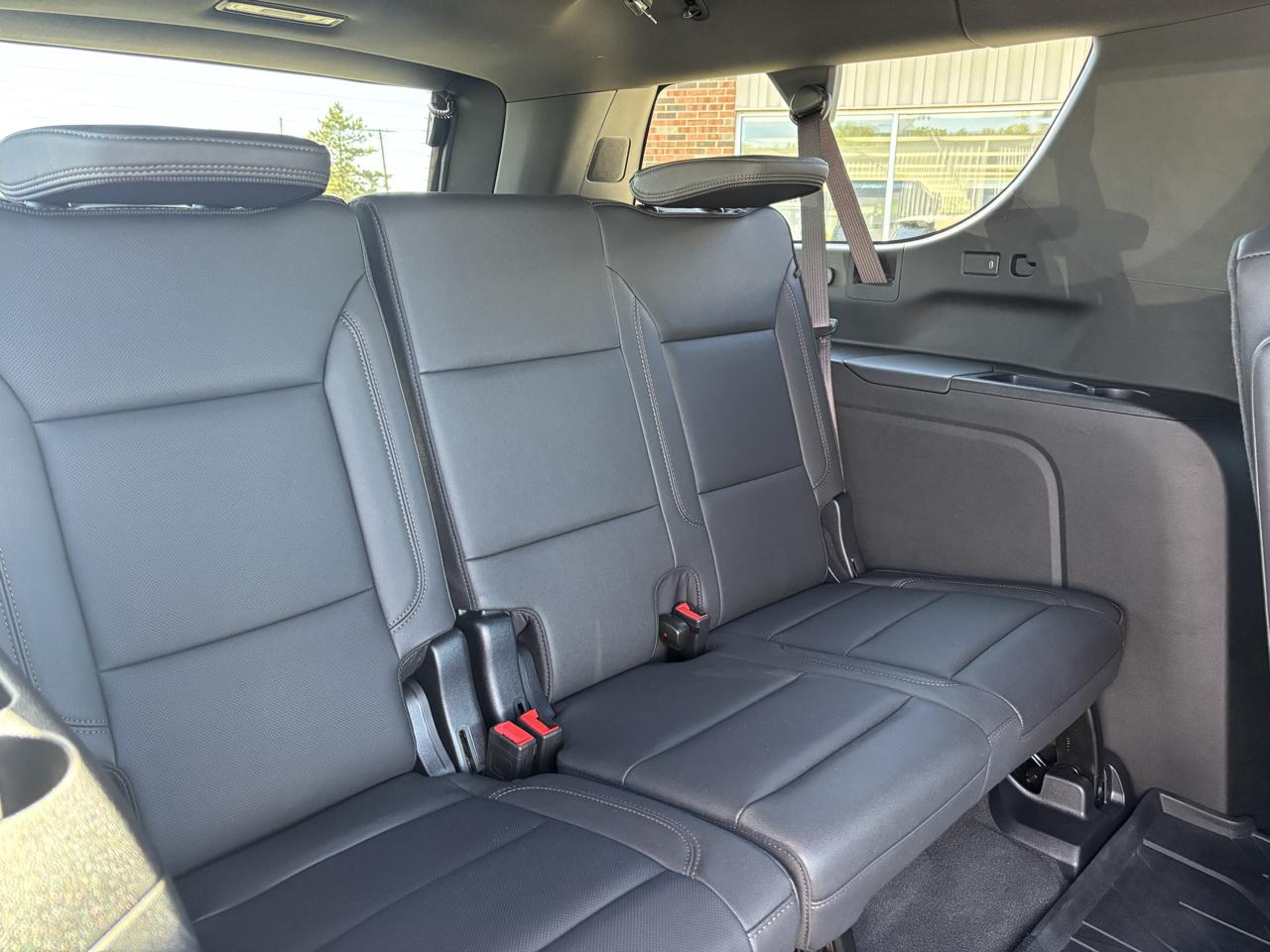 Chevrolet Suburban 4WD 4dr High Country 2025