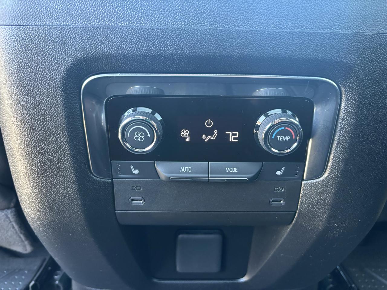 Chevrolet Suburban 4WD 4dr High Country 2025