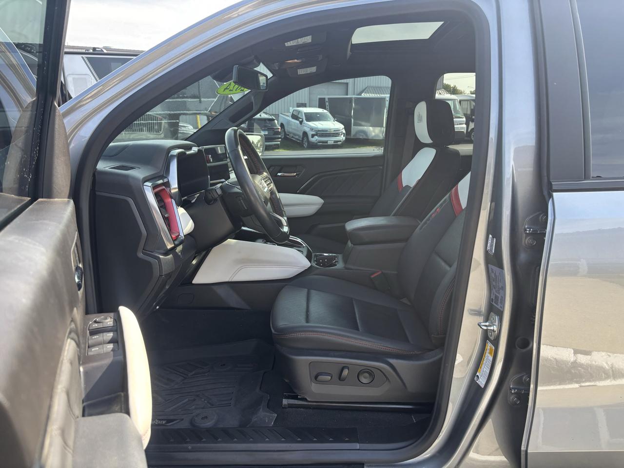 GMC Canyon 4WD Crew Cab AT4X 2024