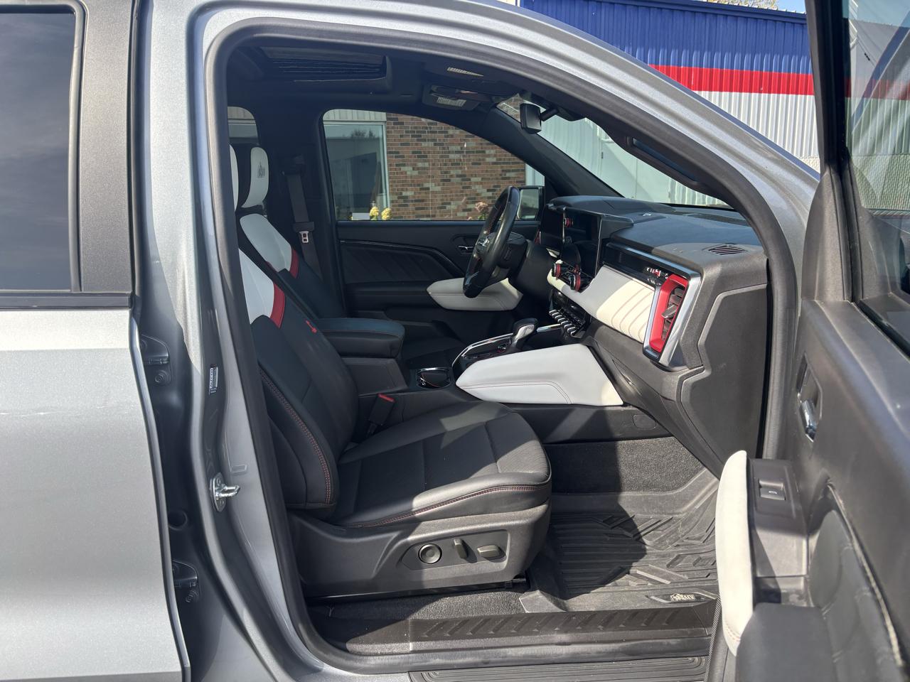 GMC Canyon 4WD Crew Cab AT4X 2024