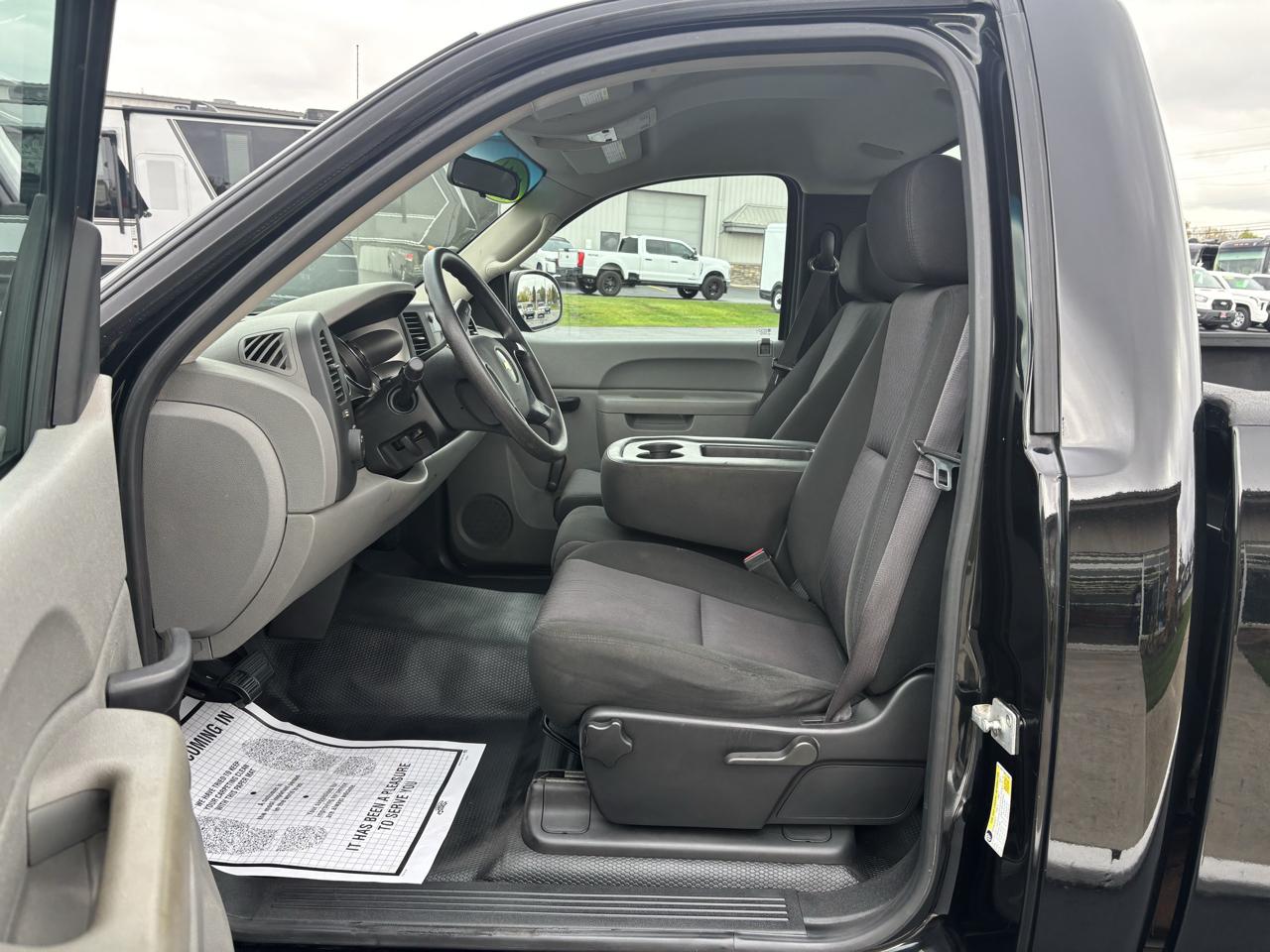 Chevrolet Silverado 2500HD 2WD Reg Cab 133.7" Work Truck 2014